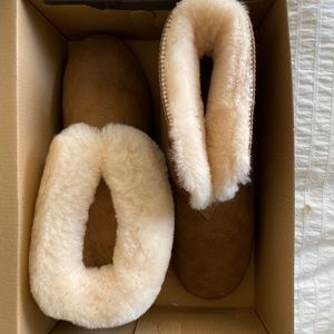 Bearpaw men’s slippers new in box